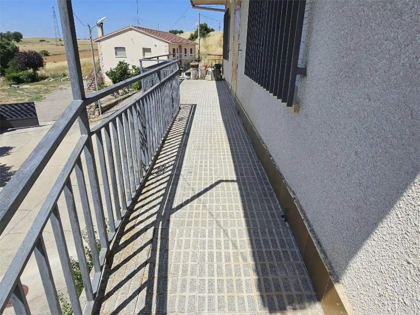 Casa adosada en venda a Calle Hontanilla, 10, Duruelo Vista exterior de Casa adosada en venda en Duruelo amb Calefacció, Jardí privat i Terrassa