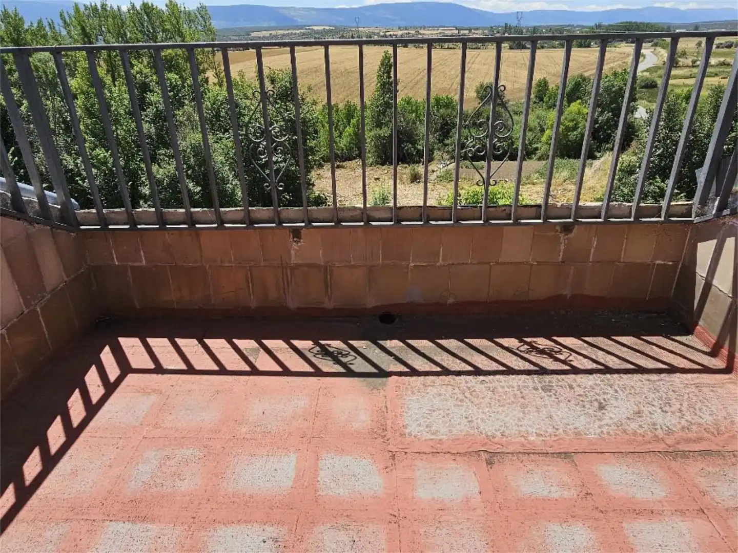 Casa adosada en venda a Calle Hontanilla, 10, Duruelo Terrassa de Casa adosada en venda en Duruelo amb Calefacció, Jardí privat i Terrassa