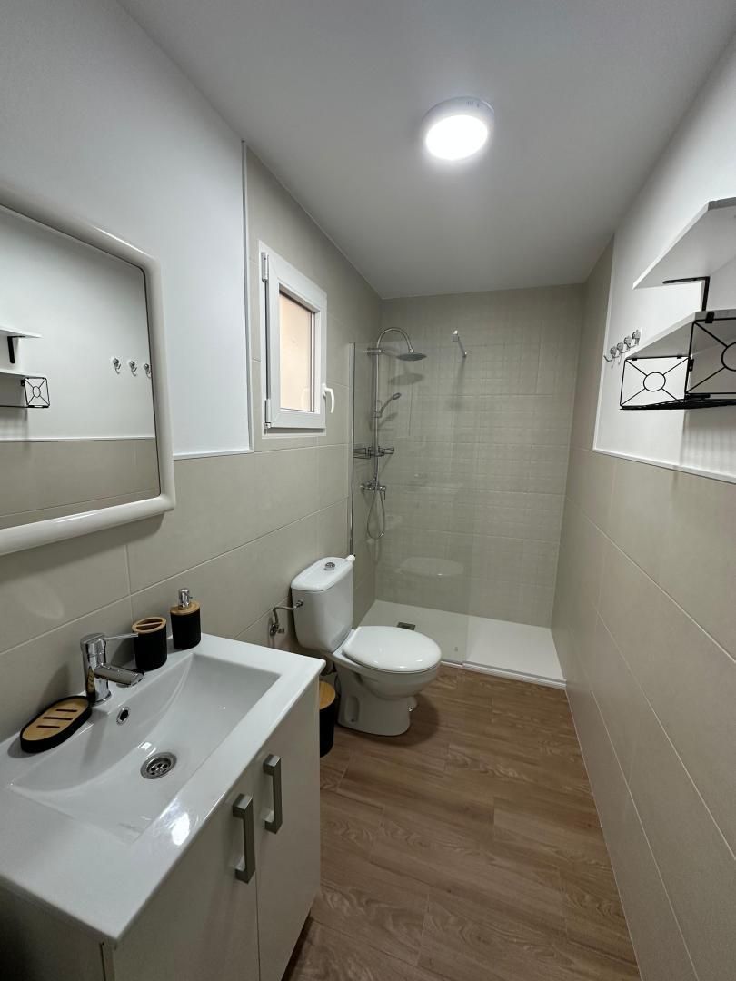Bathroom of Flat to share in Antequera  with Air Conditioner, Terrace and Furnished
