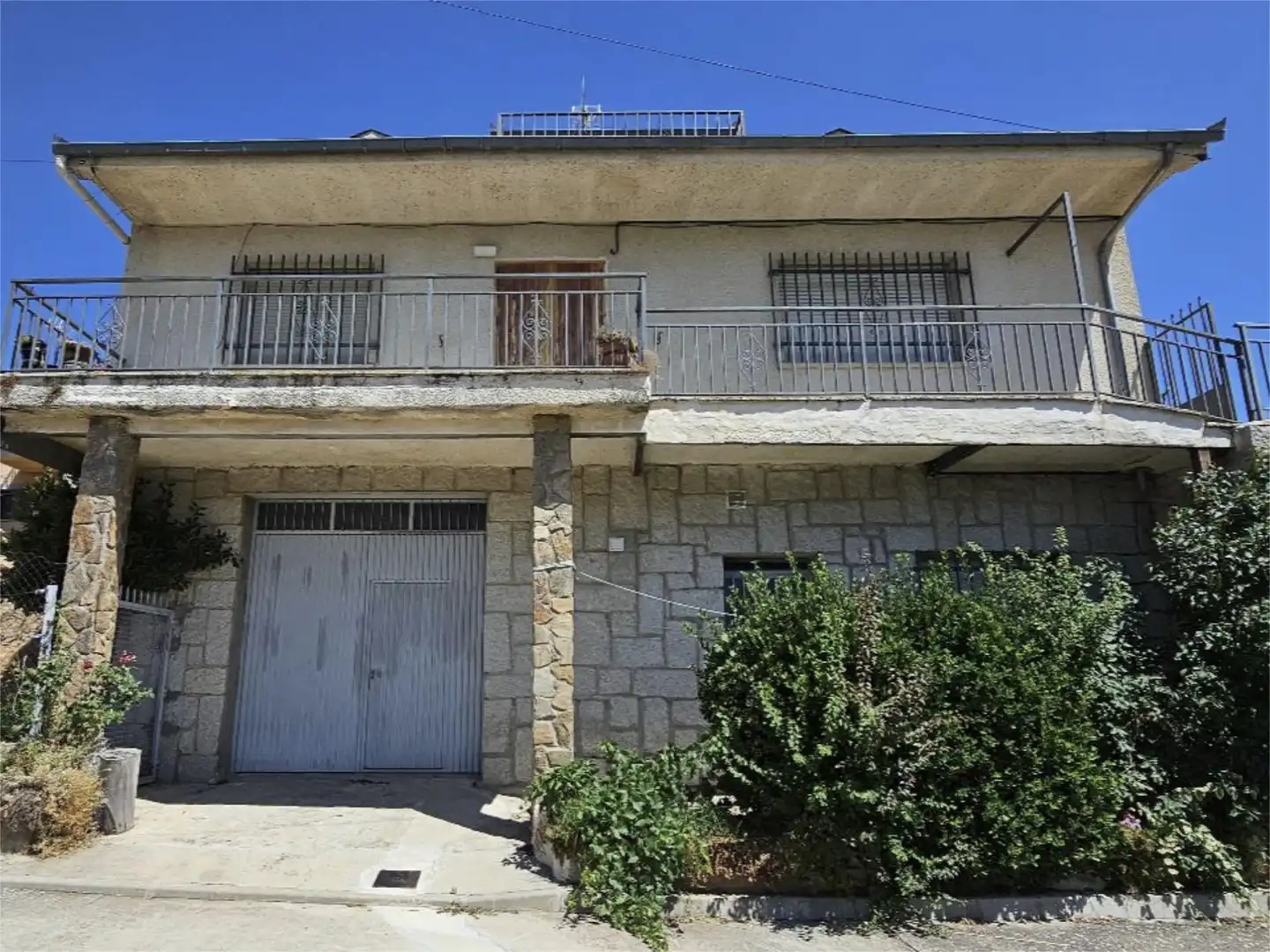 Casa o xalet en venda a Calle Hontanilla, 1, Duruelo Vista exterior de Casa o xalet en venda en Duruelo amb Calefacció, Jardí privat i Terrassa