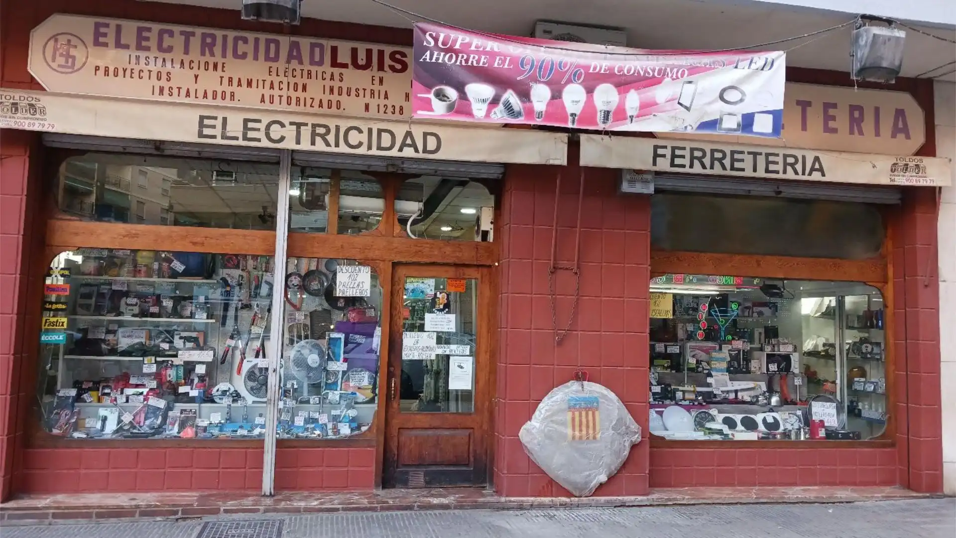 Local en traspaso en Avinguda de Burjassot, 27, Les Tendetes - Avenida Burjassot Local en traspaso en Valencia Capital con Aire acondicionado y Calefacción