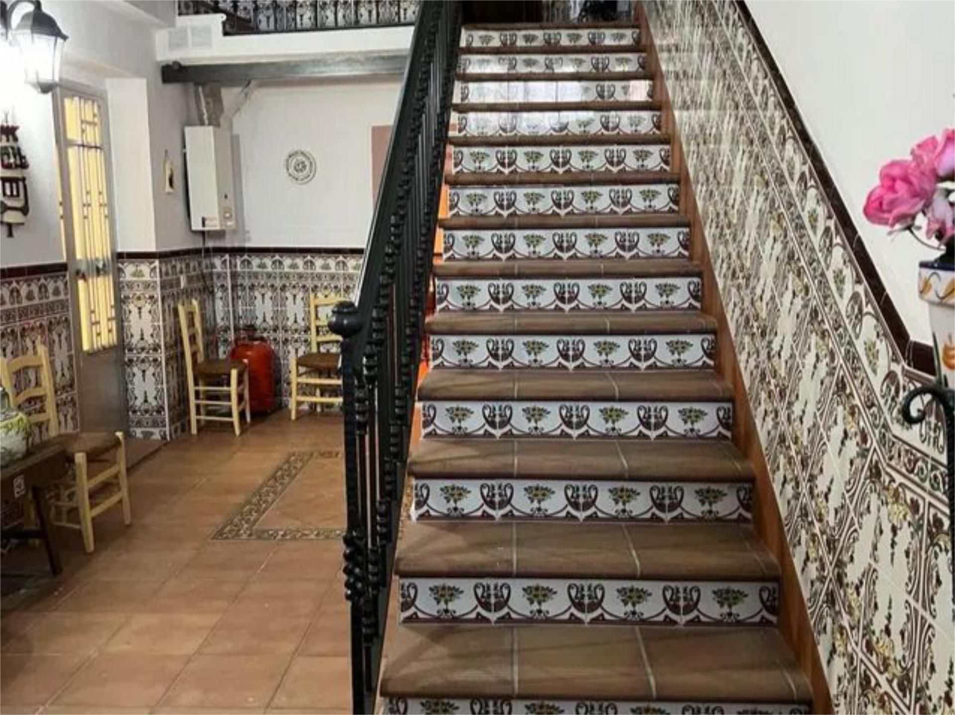 Casa adosada en venda en Torre de Juan Abad amb Moblat i Balcó