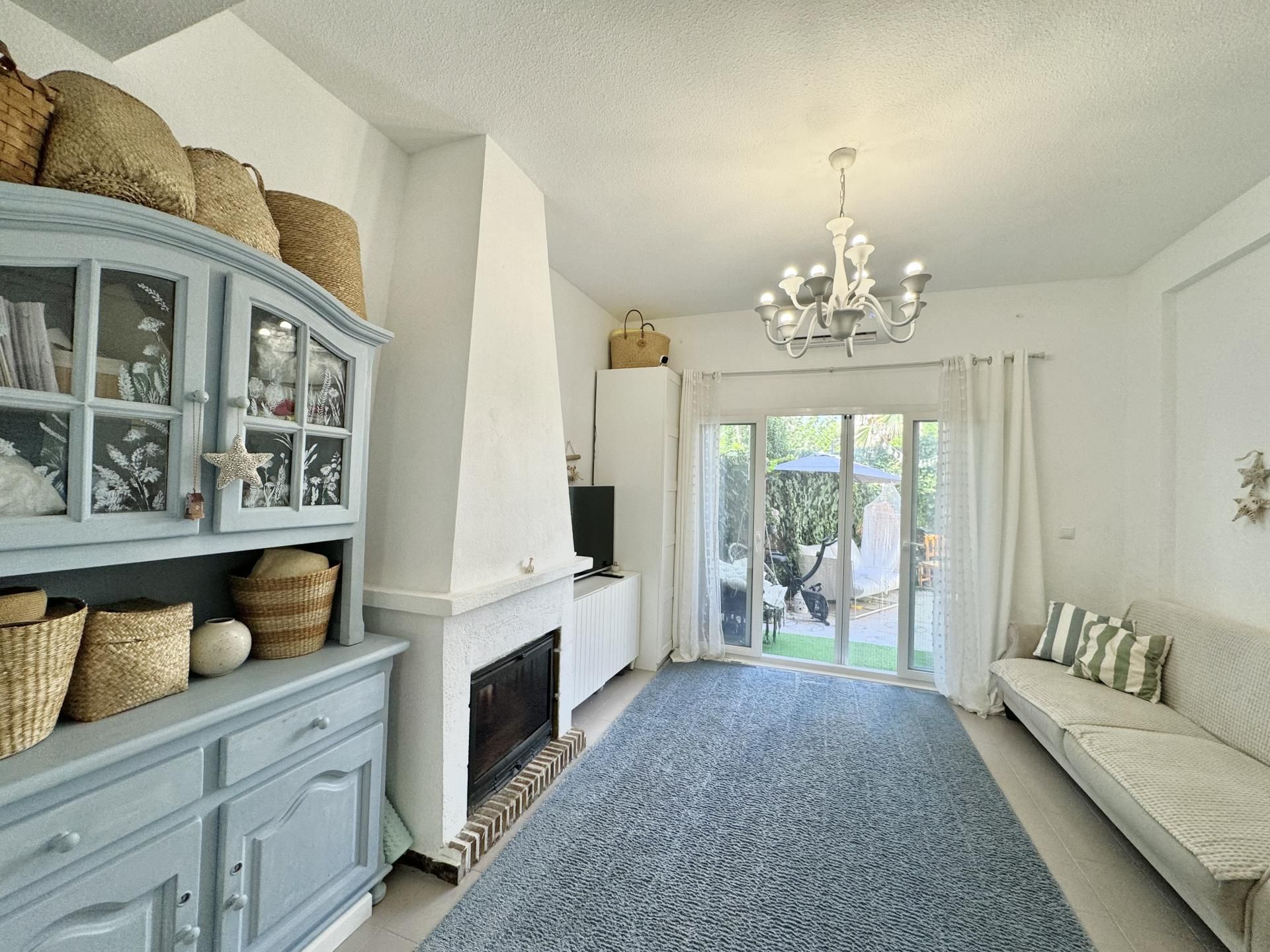 Living room of House or chalet for sale in Benidorm  with Air Conditioner, Terrace and Swimming Pool