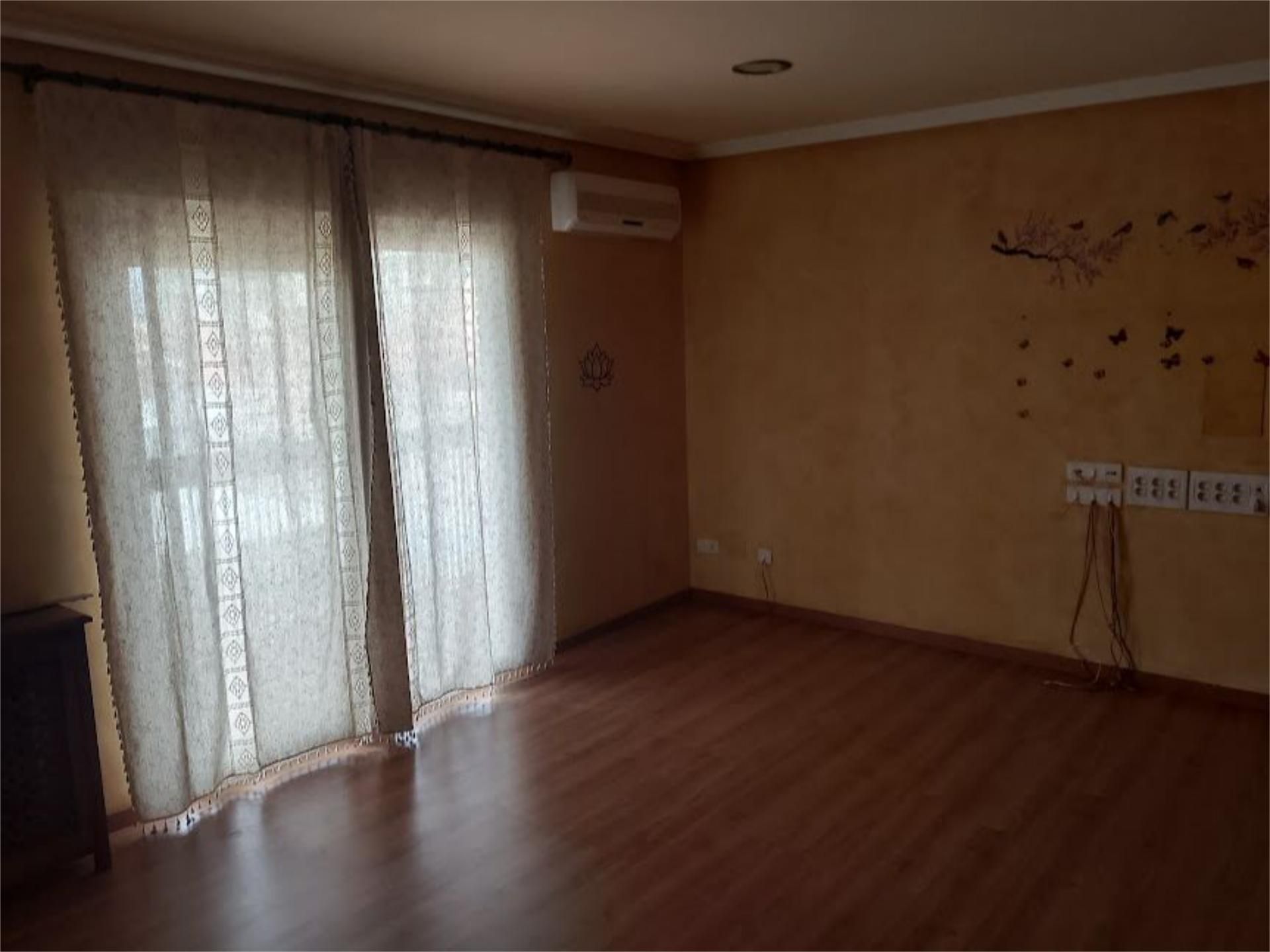 Bedroom of Flat for sale in Manzanares  with Air Conditioner, Heating and Parquet flooring