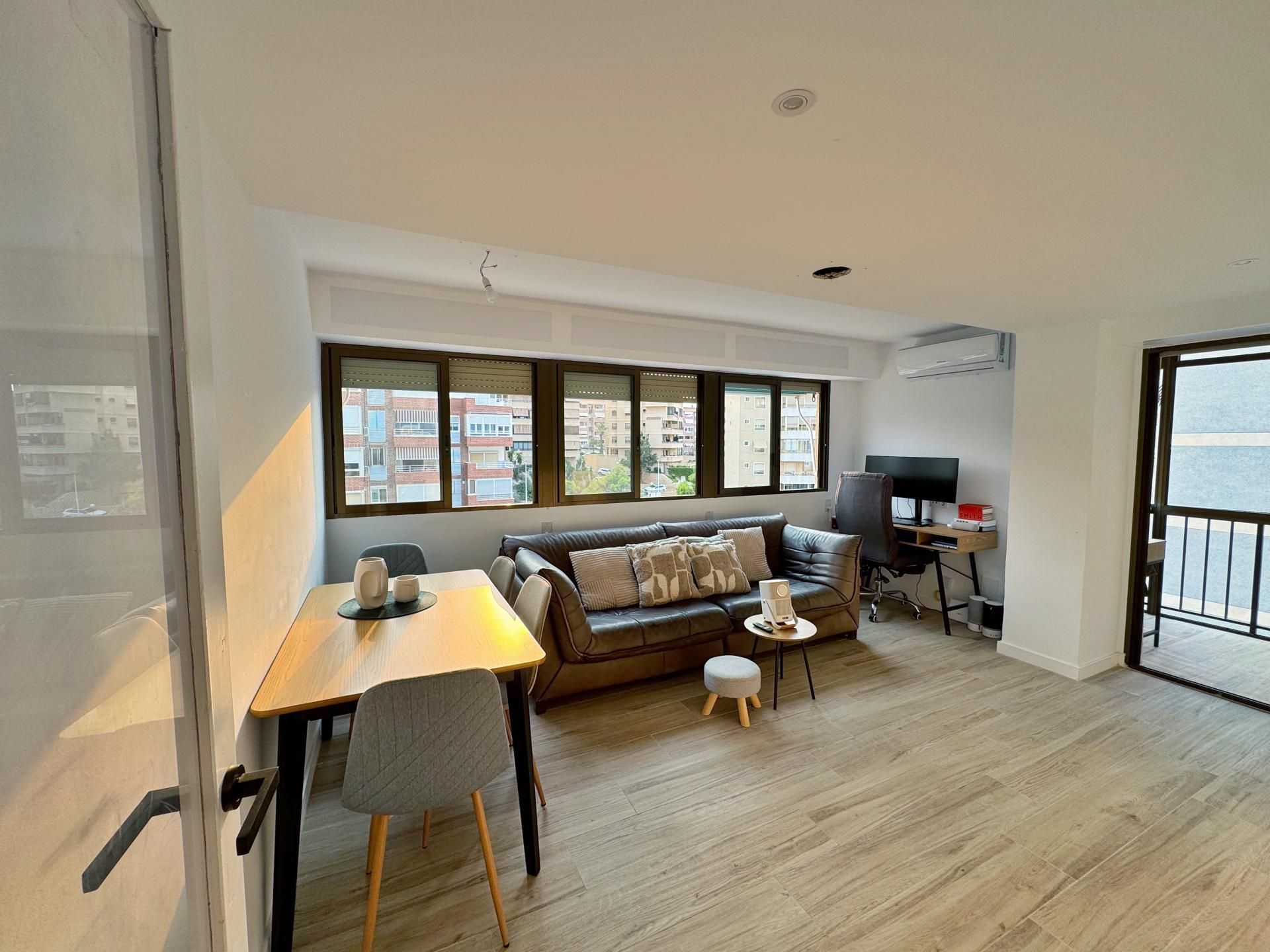 Living room of Flat to rent in Elche / Elx  with Air Conditioner, Terrace and Furnished