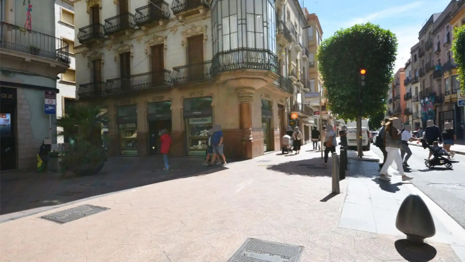 Vista exterior de Local en traspaso en Reus con Aire acondicionado, Calefacción y Amueblado