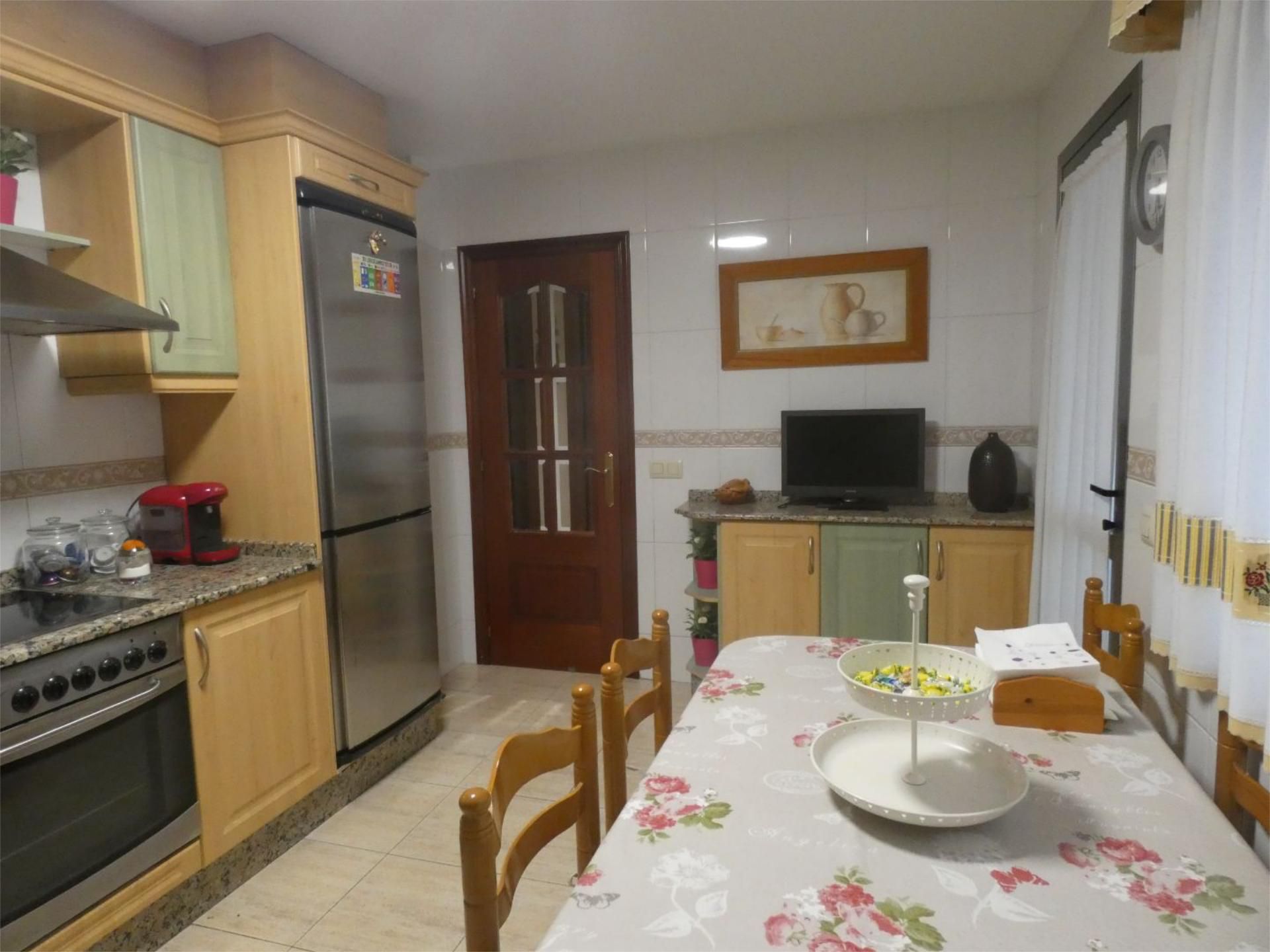 Kitchen of Flat to rent in Arteixo  with Heating, Parquet flooring and Storage room