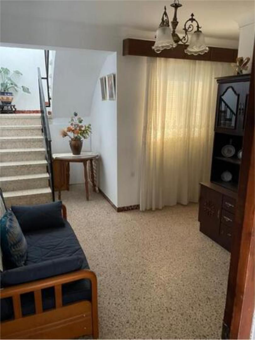 Sala d'estar de Pis de lloguer en Ubrique amb Terrassa i Moblat