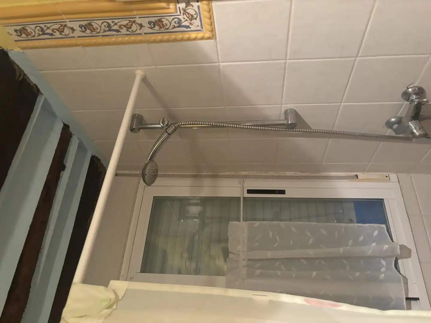 Einfamilien-Reihenhaus zum Verkauf in Calle Cabezona, 7, Huérguina Badezimmer von Einfamilien-Reihenhaus zum Verkauf in Huérguina mit Heizung, Privatgarten und Terrasse