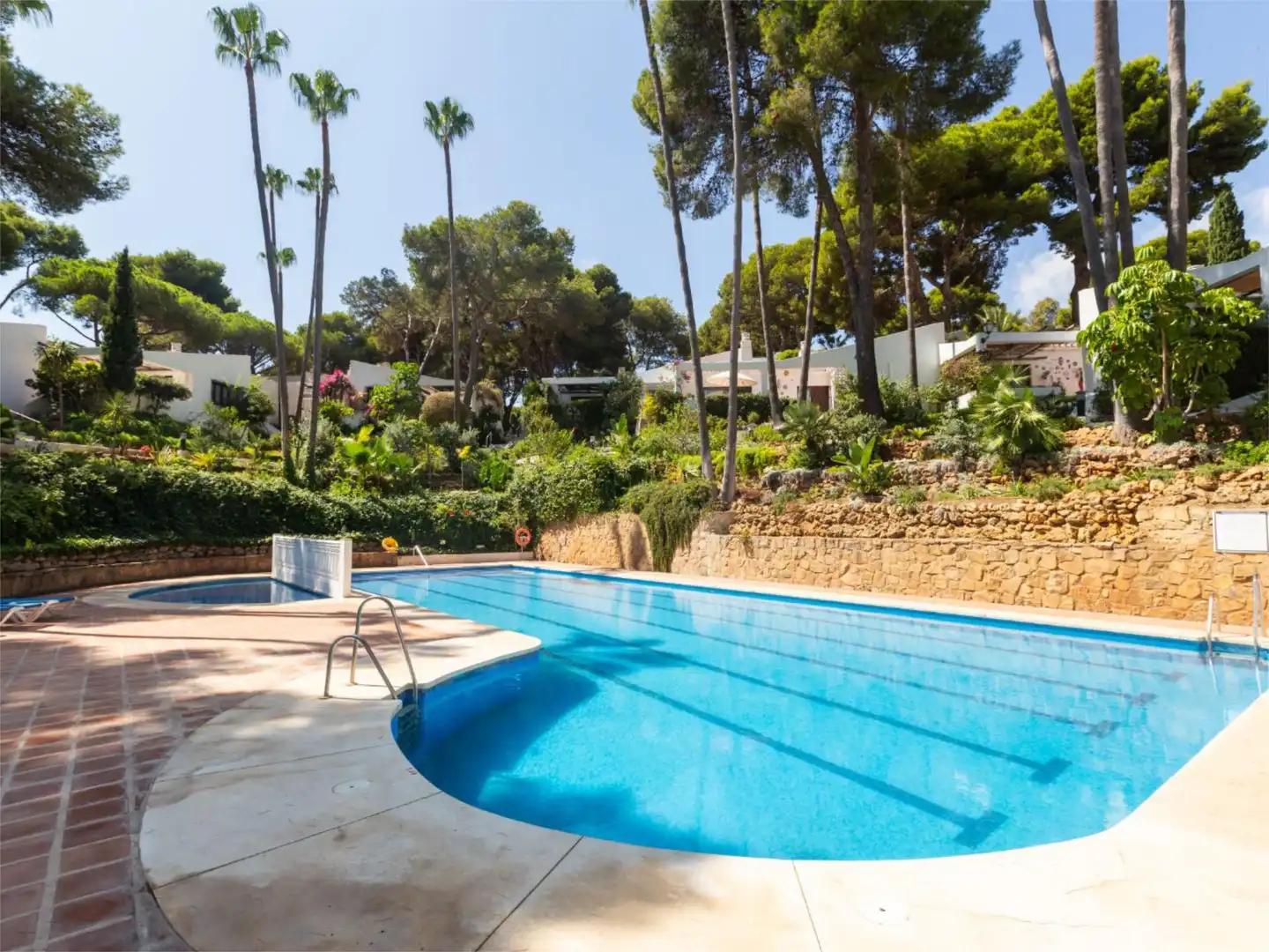 Swimming pool of Flat for sale in Mijas  with Air Conditioner, Terrace and Storage room