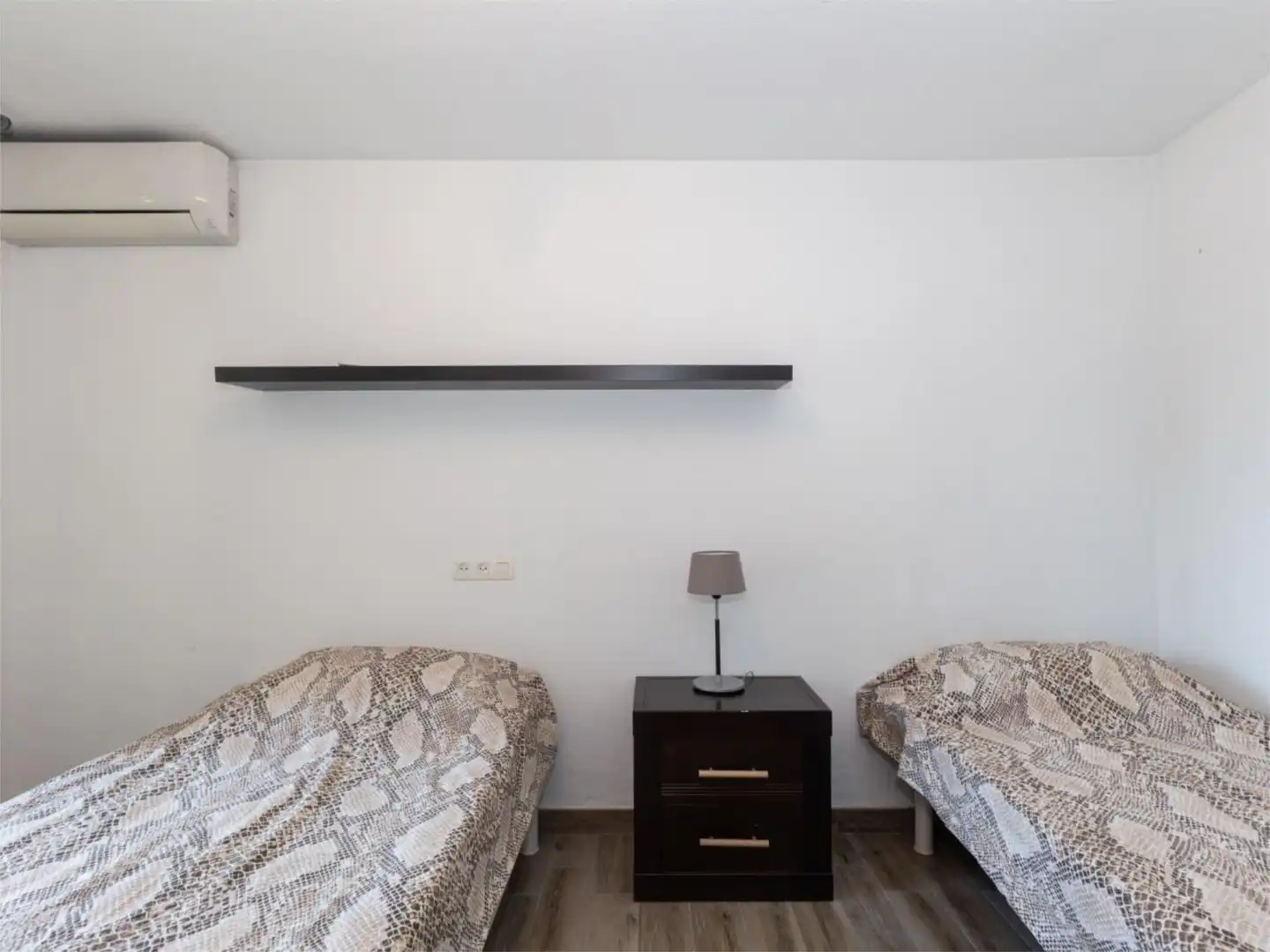Bedroom of Flat for sale in Mijas  with Air Conditioner, Terrace and Storage room