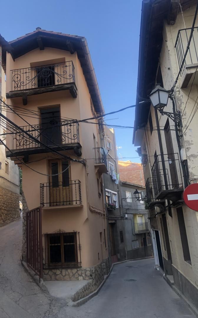 Casa adosada de alquiler en Calle Mesón, 116, Ademuz
