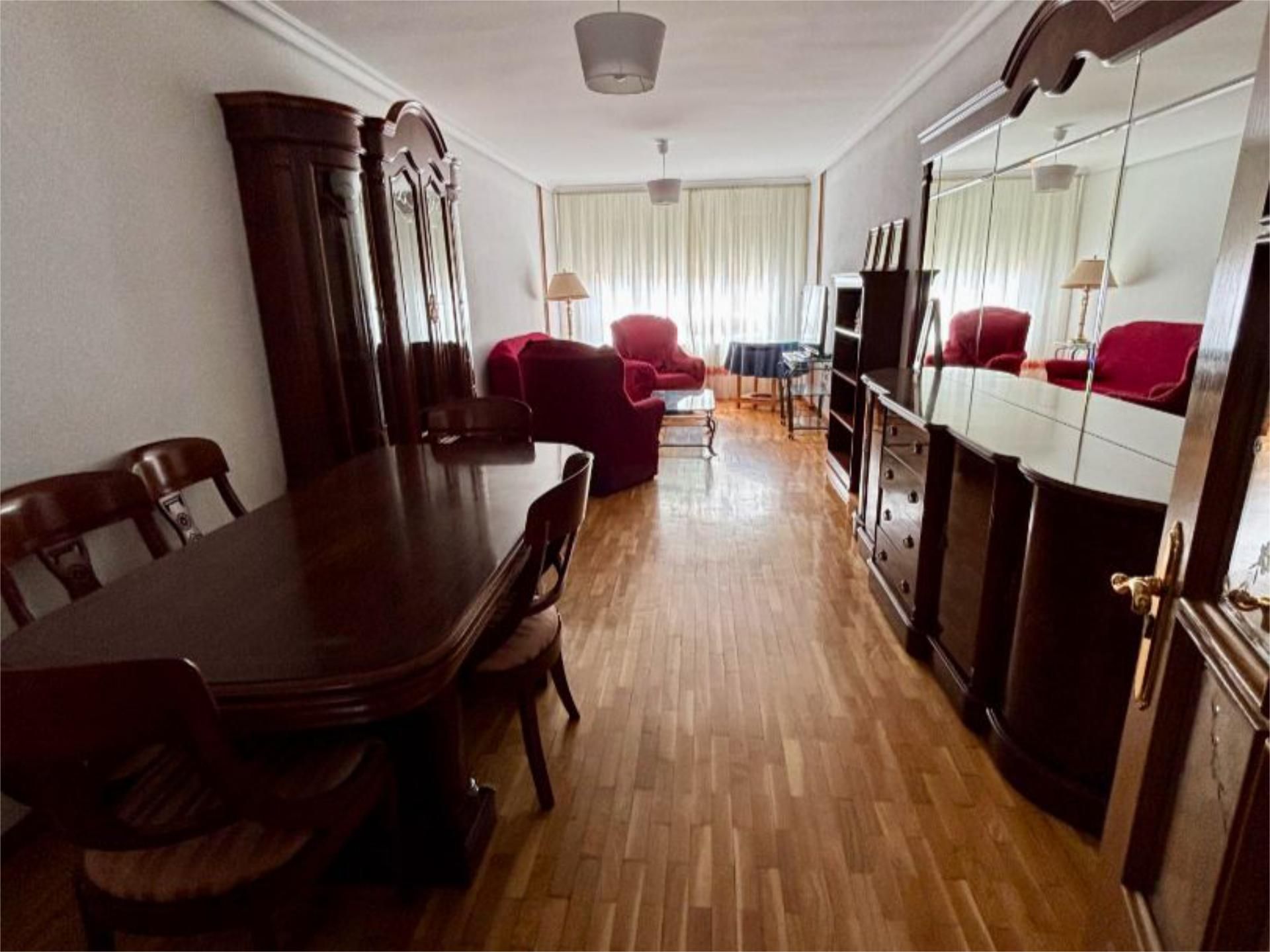 Sala d'estar de Pis de lloguer en Soria Capital  amb Calefacció, Parquet i Moblat