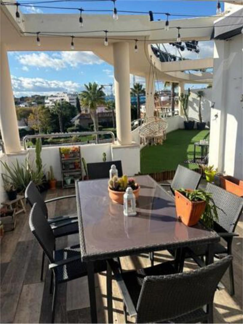 Terraza de Ático para compartir en Tomares con Calefacción, Jardín privado y Terraza