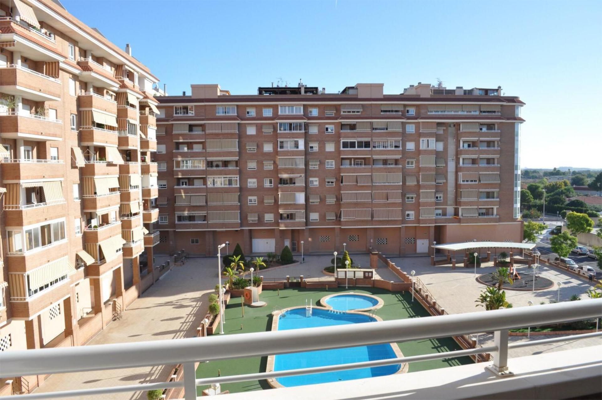 Dormitori de Pis de lloguer en San Vicente del Raspeig / Sant Vicent del Raspeig amb Aire condicionat, Jardí privat i Piscina