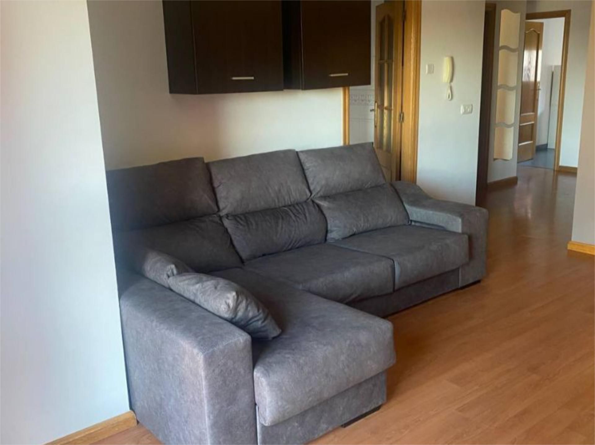Sala d'estar de Pis de lloguer en Valverde de la Virgen amb Calefacció, Parquet i Terrassa