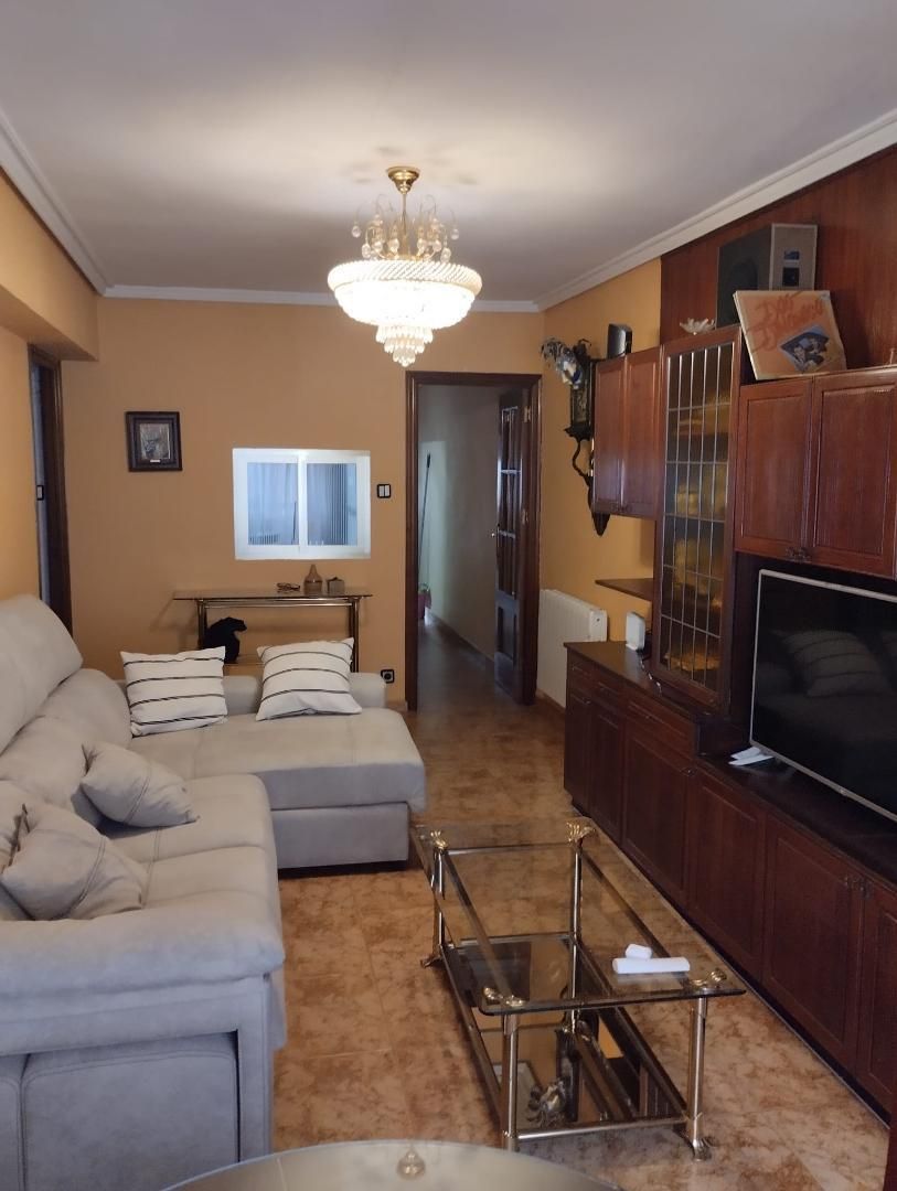 Sala d'estar de Pis en venda en Valladolid Capital amb Traster, Moblat i Forn