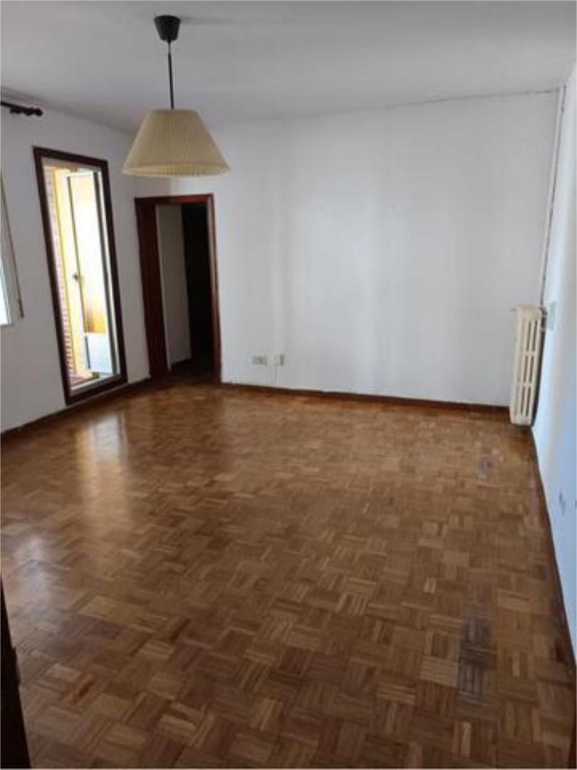 Living room of Flat to rent in  Madrid Capital  with Heating, Terrace and Storage room