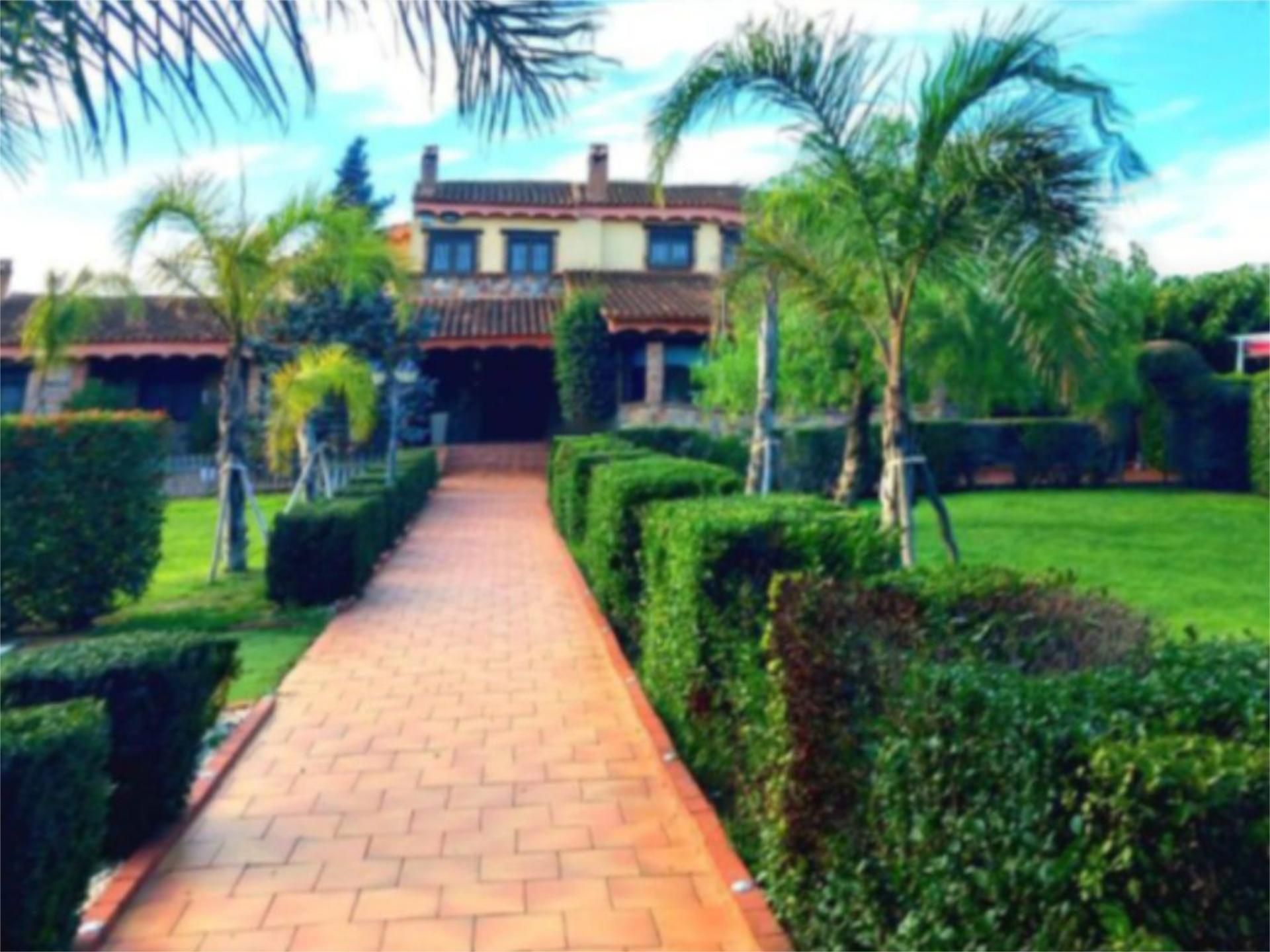 Garden of Premises for sale in Montbrió del Camp  with Air Conditioner, Heating and Furnished