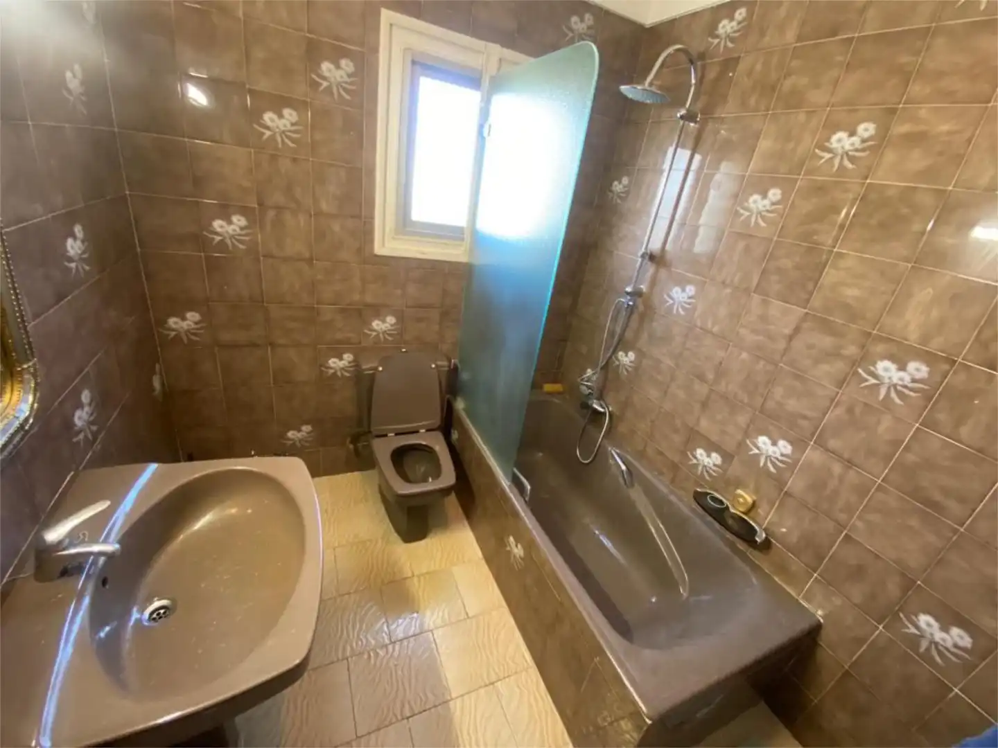 Houses for sale in Carrer Víctor Català, 21, Almadrava - Canyelles - Puig-Rom Bathroom of Houses for sale in Roses with Air Conditioner, Terrace and Swimming Pool