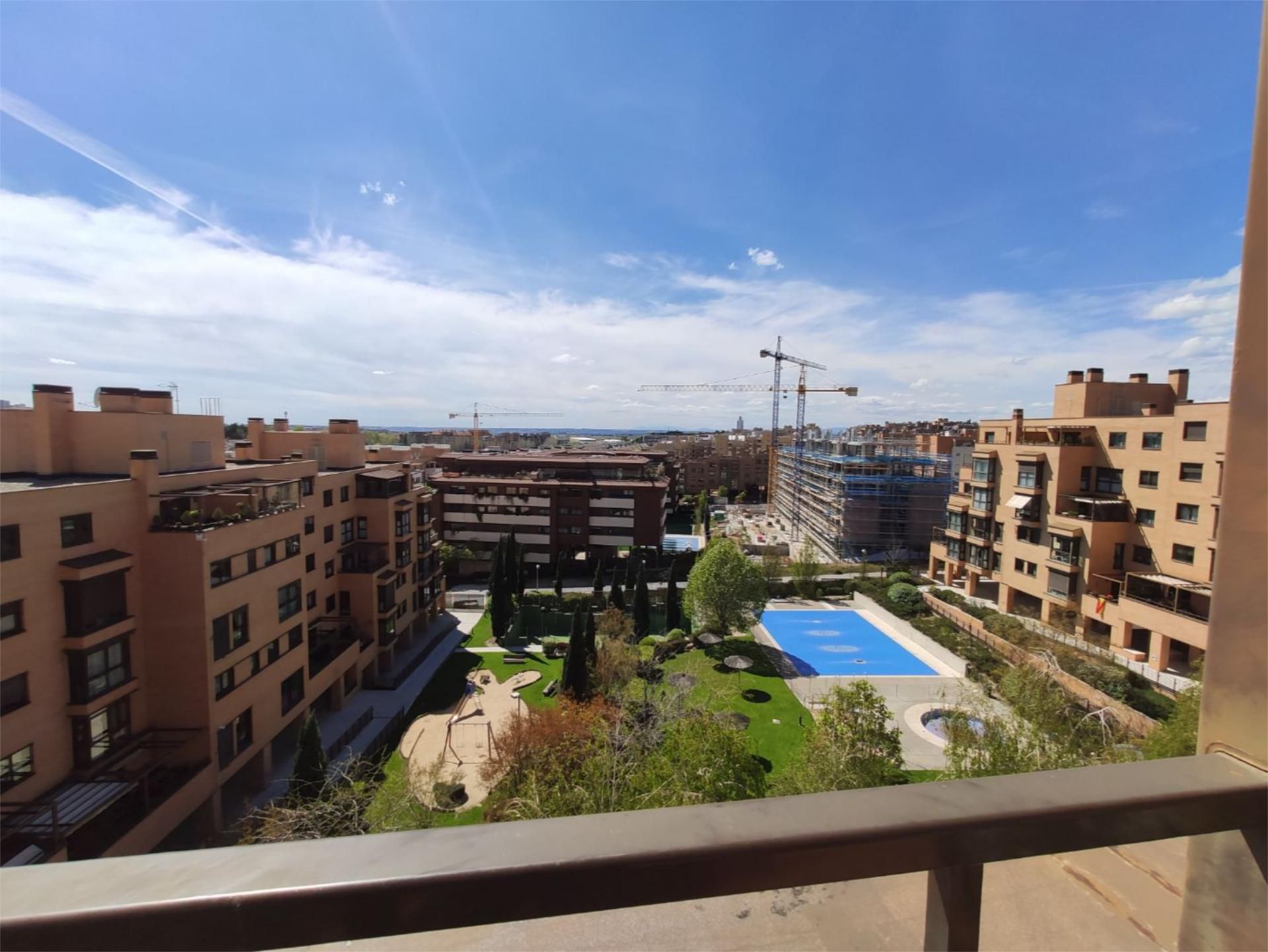 Vista exterior de Piso en venta en  Madrid Capital con Aire acondicionado, Calefacción y Parquet