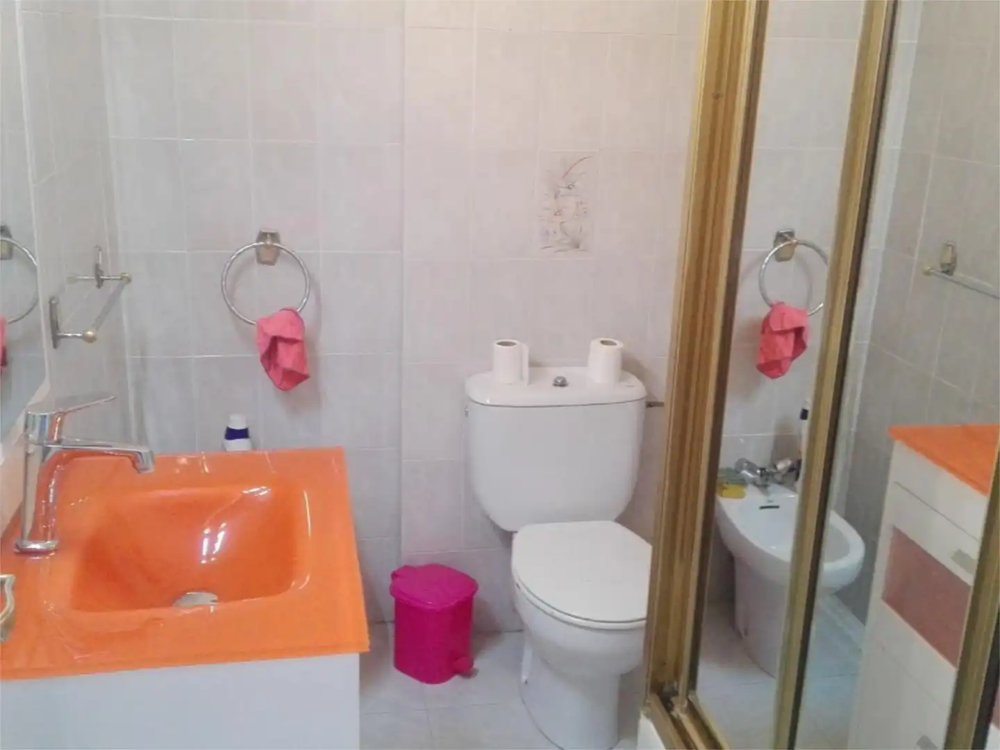 Bathroom of Flat for rent in Sevilla  with Air Conditioner, Heating and Terrace