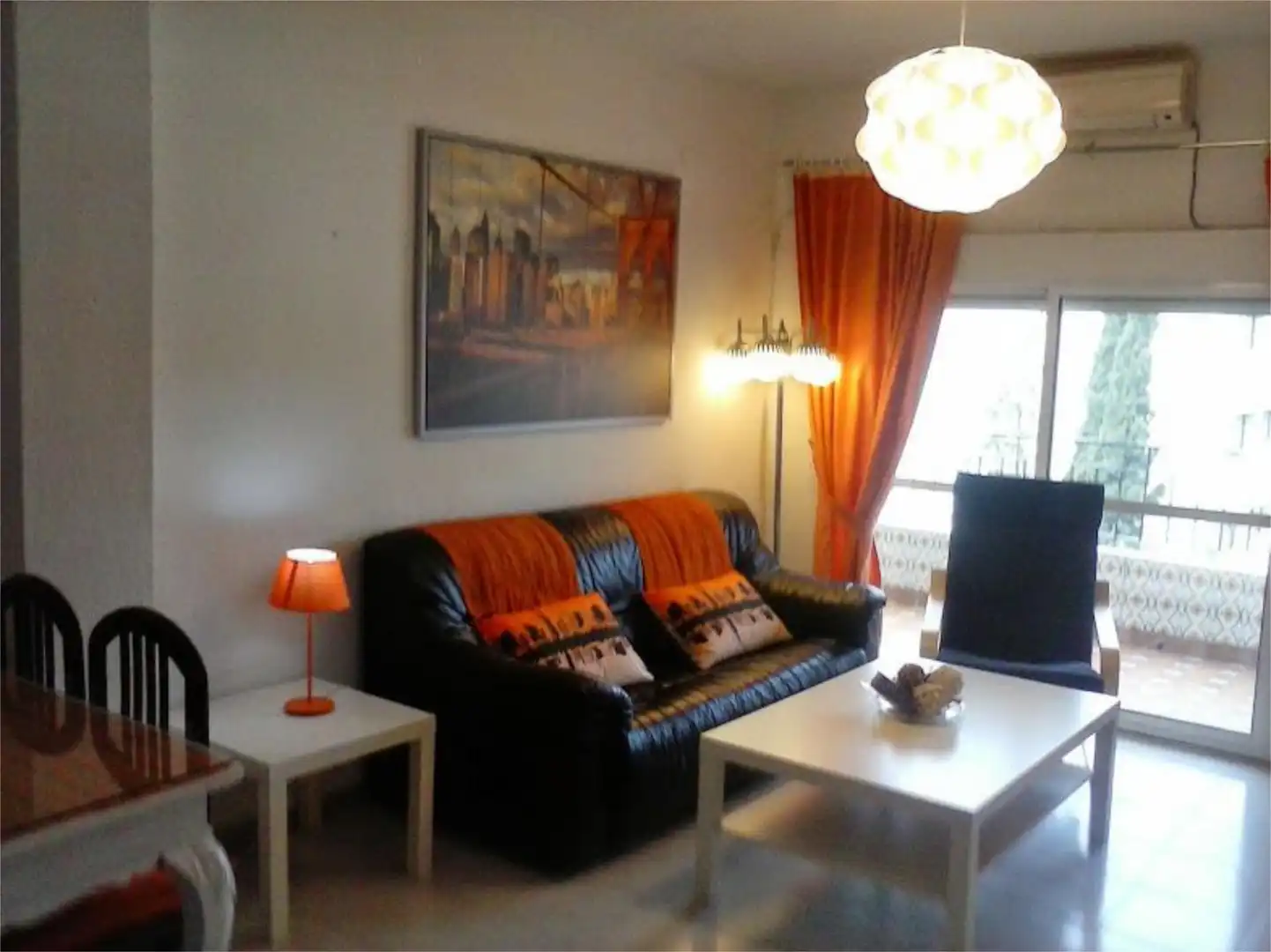 Living room of Flat for rent in Sevilla  with Air Conditioner, Heating and Terrace