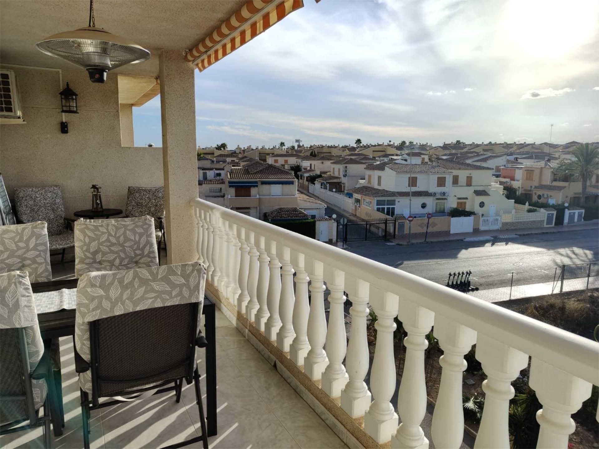 Terrassa de Pis en venda en Orihuela amb Aire condicionat, Piscina i Balcó