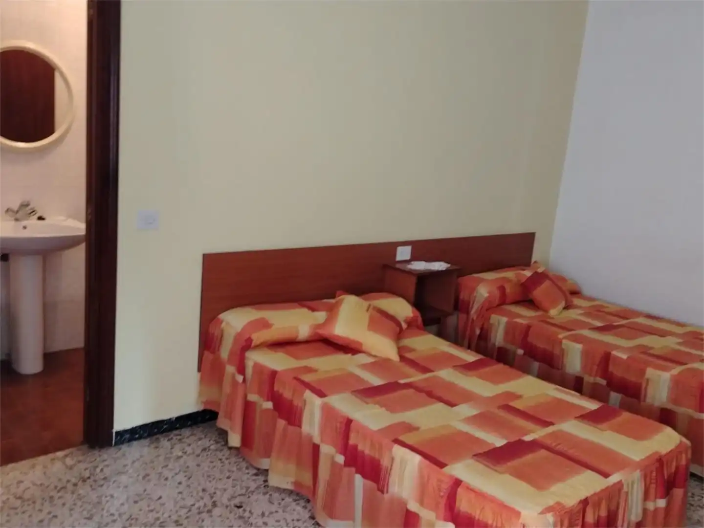 Habitación de Local en venta en Burela con Amueblado