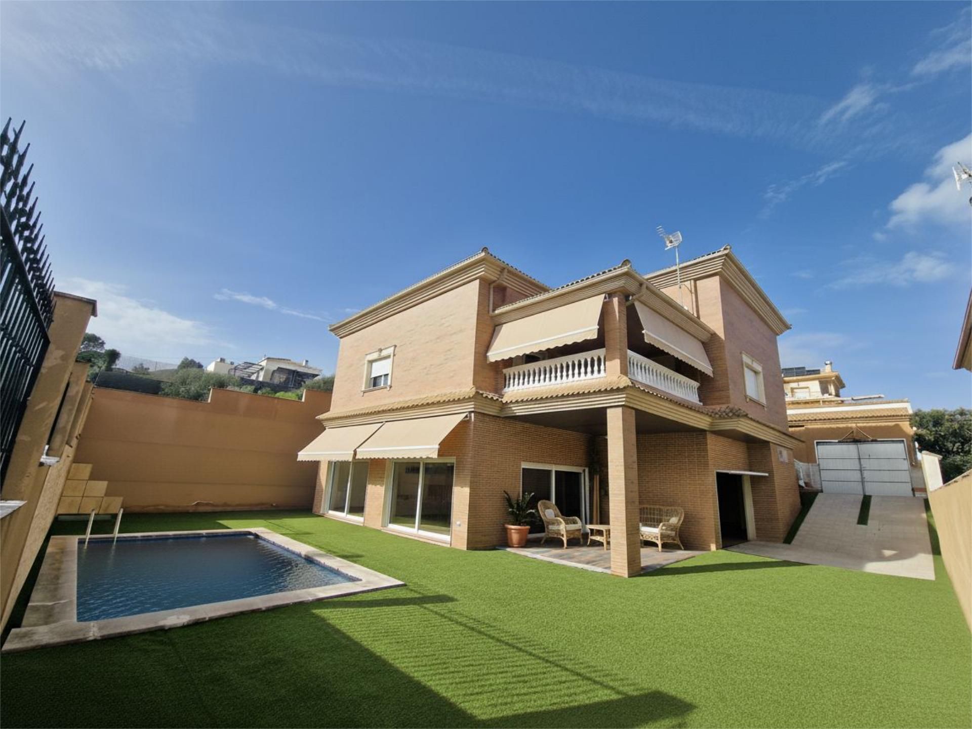 Exterior view of House or chalet for sale in La Carolina  with Air Conditioner, Terrace and Swimming Pool