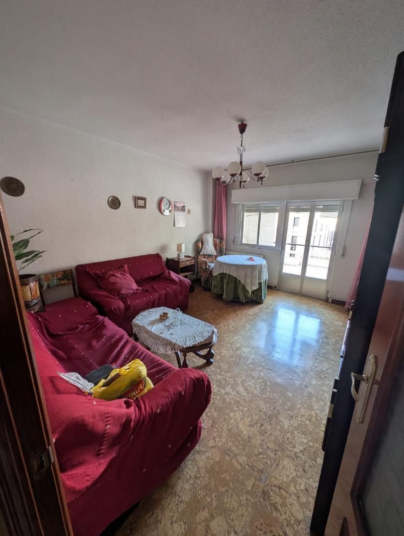 Sala d'estar de Pis en venda en Salamanca Capital amb Balcó