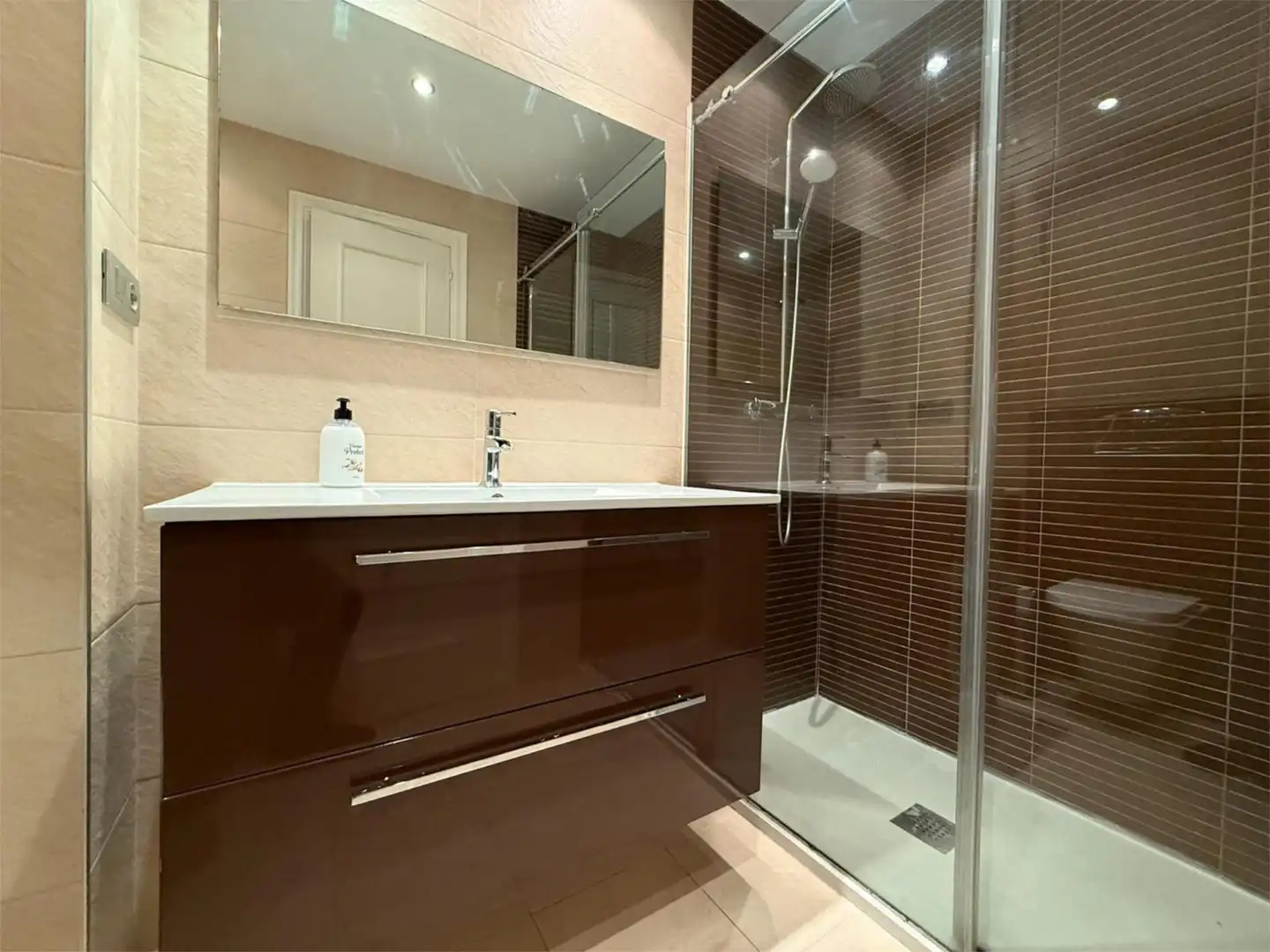 Attic for sale in Gaztelako Atea, 112, Vitoria - Gasteiz Bathroom of Attic for sale in Vitoria - Gasteiz