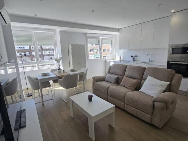 Piso en Alquiler en Calle de Bravo Murillo, 297 en Valdeacederas