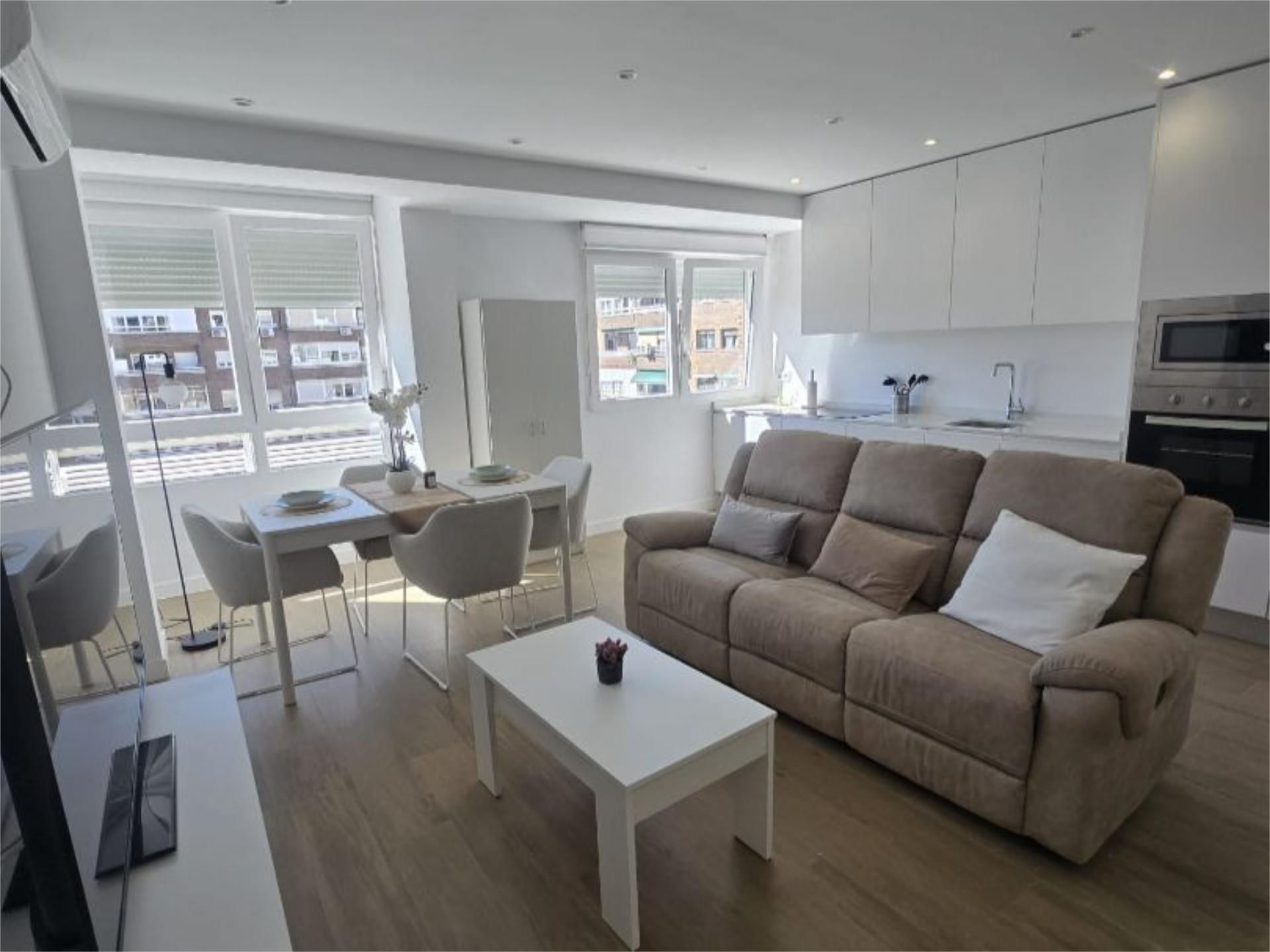 Flat to rent in Calle de Bravo Murillo, 297, Valdeacederas
