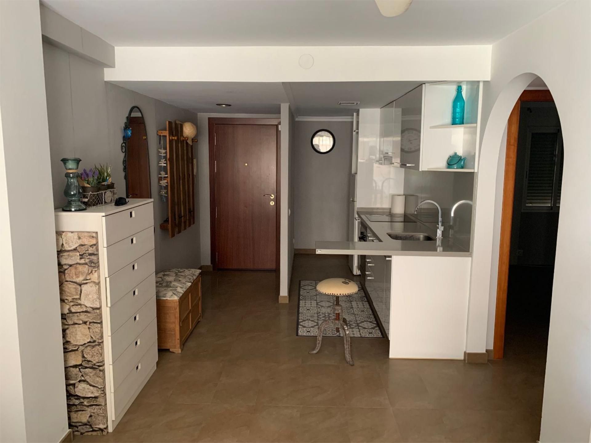 Cuina de Apartament de lloguer en Gandia amb Aire condicionat i Balcó