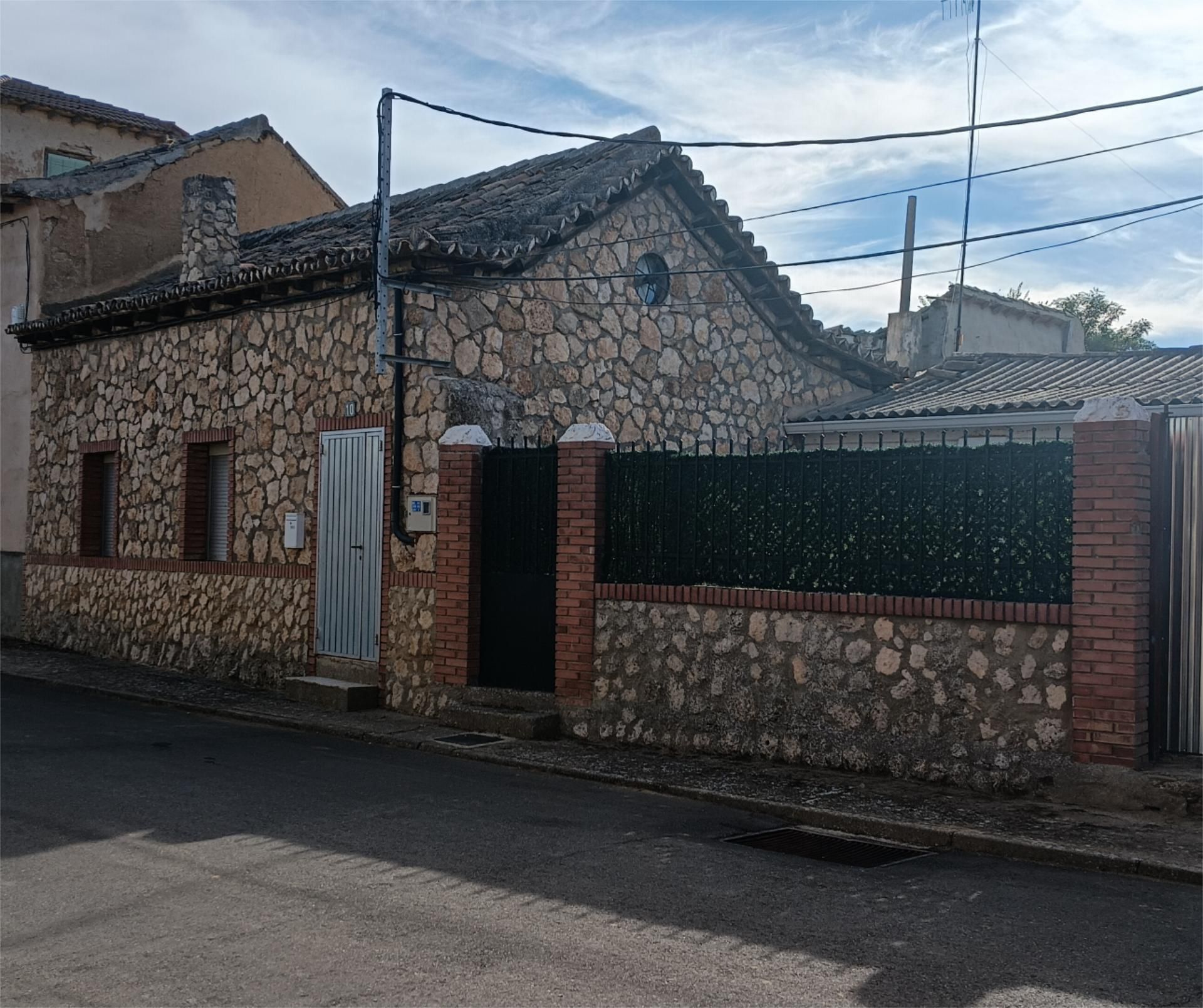 Exterior view of Single-family semi-detached for sale in Castil de Vela  with Private garden