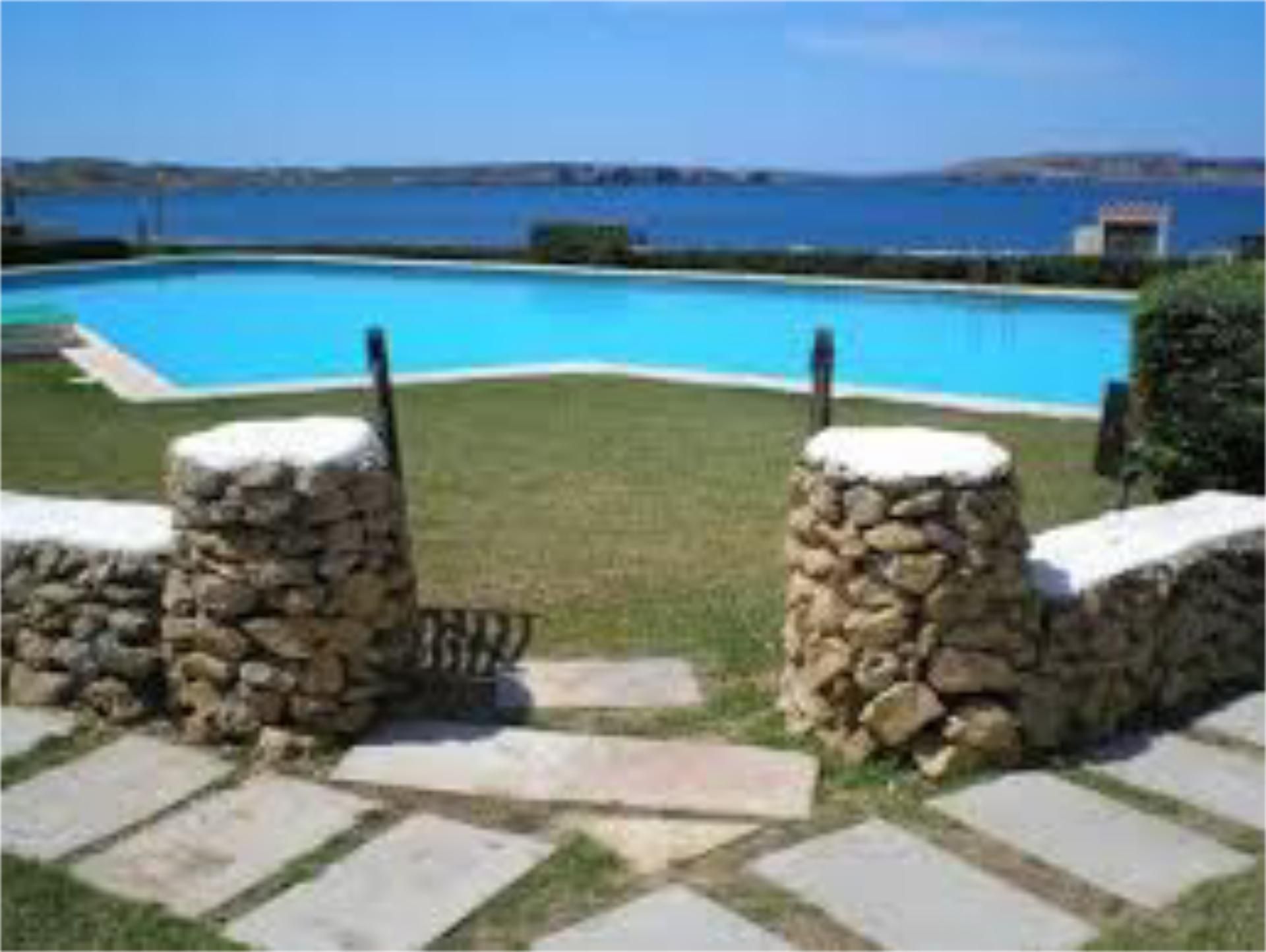 Swimming pool of Apartment to rent in Es Mercadal  with Air Conditioner, Heating and Private garden