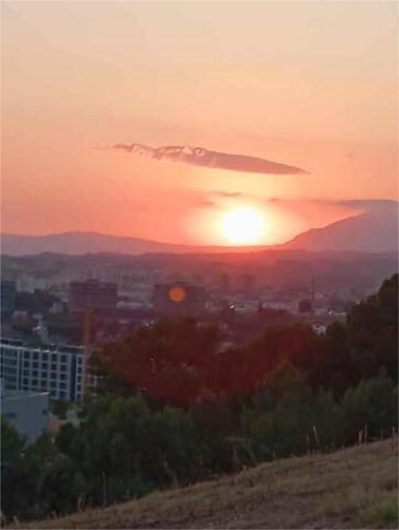 Vista exterior de Casa o xalet per a compartir en Rubí amb Calefacció, Terrassa i Traster