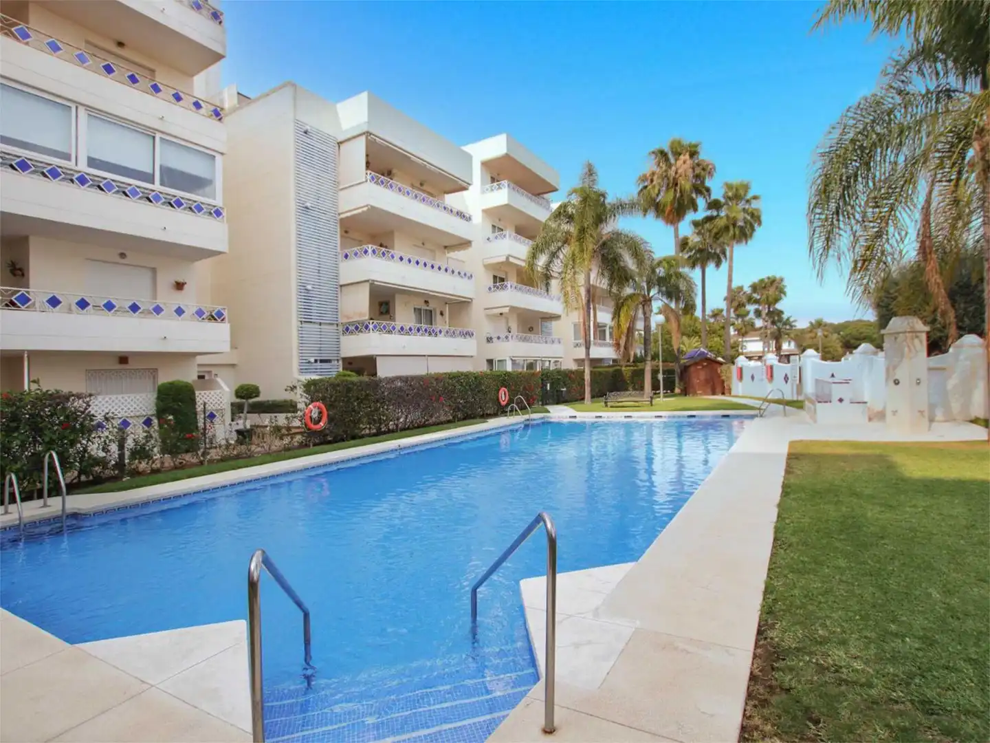 Wohnung zum Verkauf in Avenida Jacaranda, 4, Las Chapas - Alicate Playa Außenansicht von Wohnung zum Verkauf in Marbella mit Heizung, Terrasse und Abstellraum