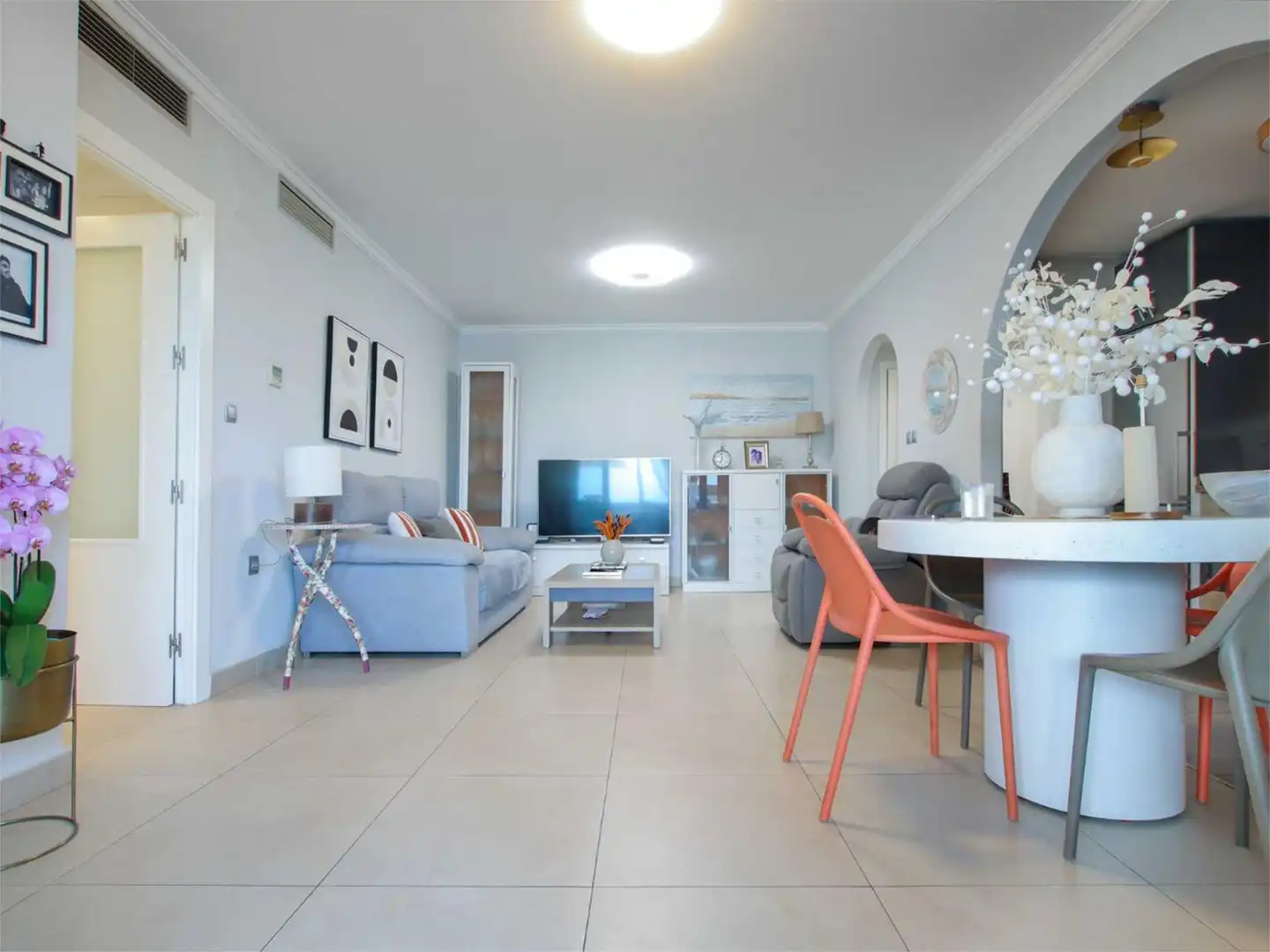 Wohnung zum Verkauf in Avenida Jacaranda, 4, Las Chapas - Alicate Playa Wohnzimmer von Wohnung zum Verkauf in Marbella mit Heizung, Terrasse und Abstellraum