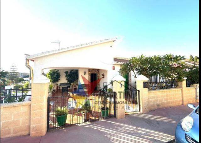 Casa adosada en Venta en Miraflores del Palo