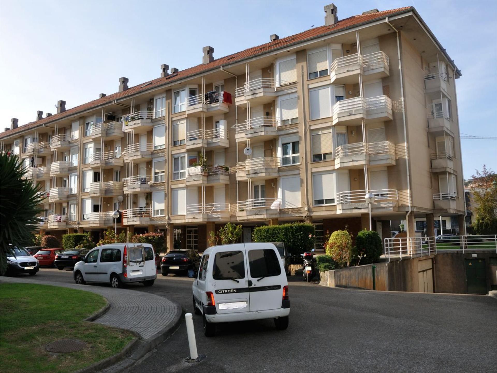 Vista exterior de Pis en venda en Santander amb Terrassa, Piscina i Balcó