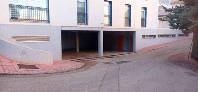 Garaje en Alquiler en Pueblo - Urbanizaciones