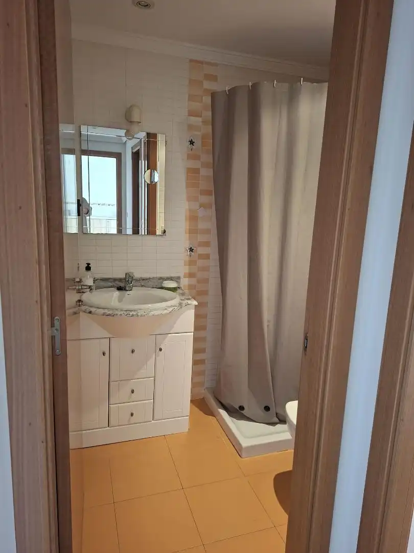 Baño de Piso de alquiler en Vegadeo con Calefacción, Parquet y Amueblado