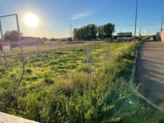 Terreno en Venta en Calle el Peregrino, 7 en Villaturiel