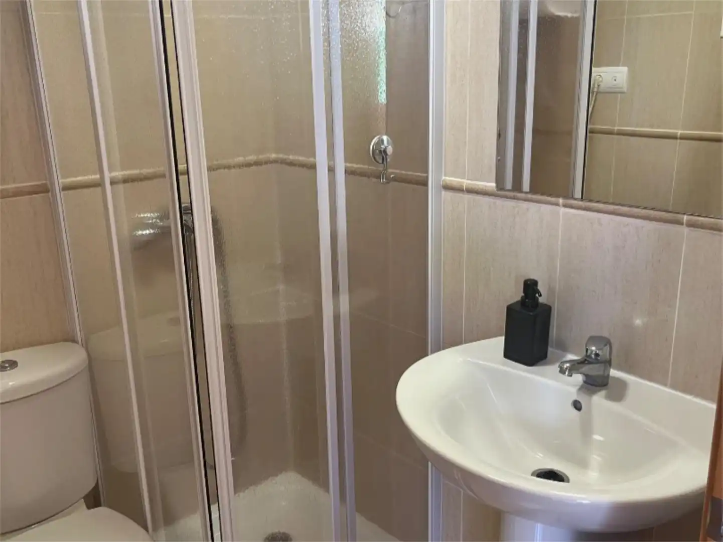 Flat for rent in Calle Islas Canarias, 15, Cala Marqués Bathroom of Flat for rent in Vera with Air Conditioner, Private garden and Terrace