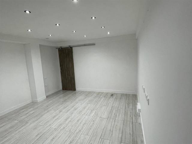 Local comercial en Alquiler en Foru Plaza, 21 en Erialdea / Centro