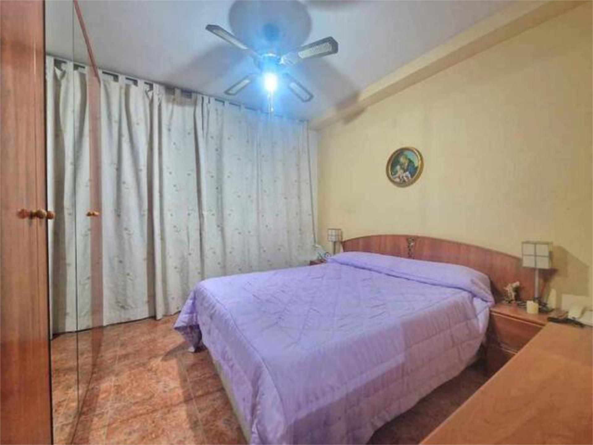 Dormitori de Pis en venda en  Sevilla Capital amb Moblat