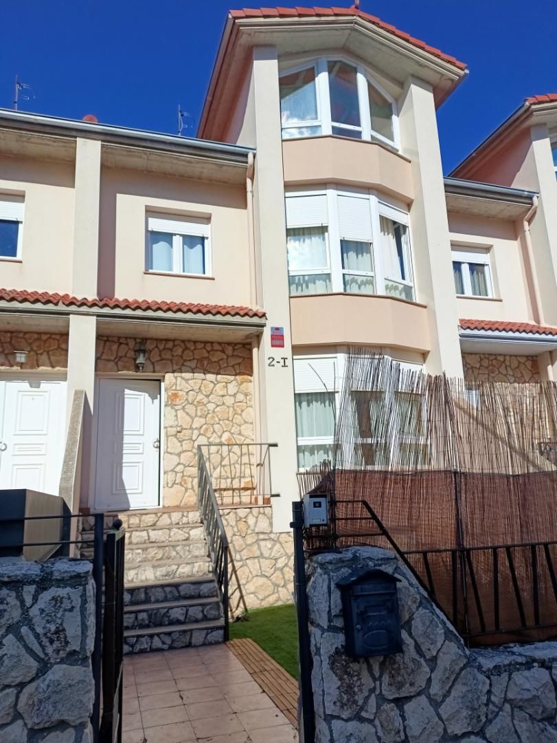 Exterior view of House or chalet for sale in Campoo de Enmedio  with Terrace and Balcony