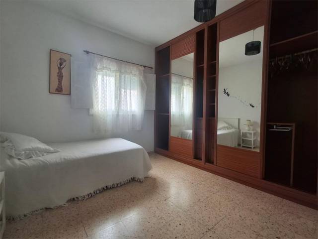 Piso en Alquiler en Calle Serventia, 105 en Almatriche